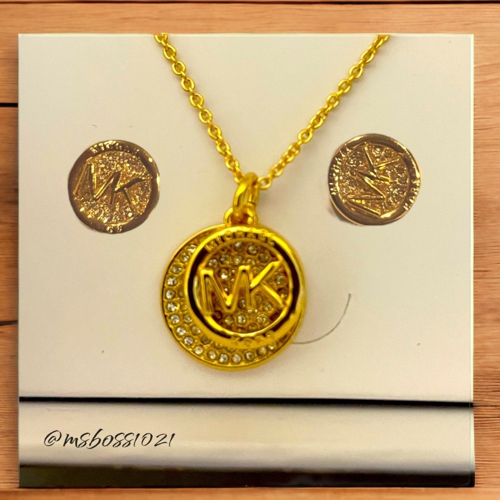 Michael Kors Gold Circle Pave Necklace + Earrings Set BRAND NEW IN BOX - Picture 2 of 6